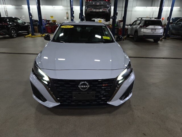 2023 Nissan Altima 2.5 SR photo 3