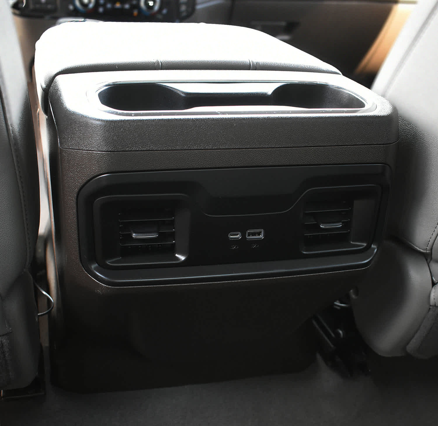 2024 Chevrolet Silverado 1500 LTZ - Photo 11