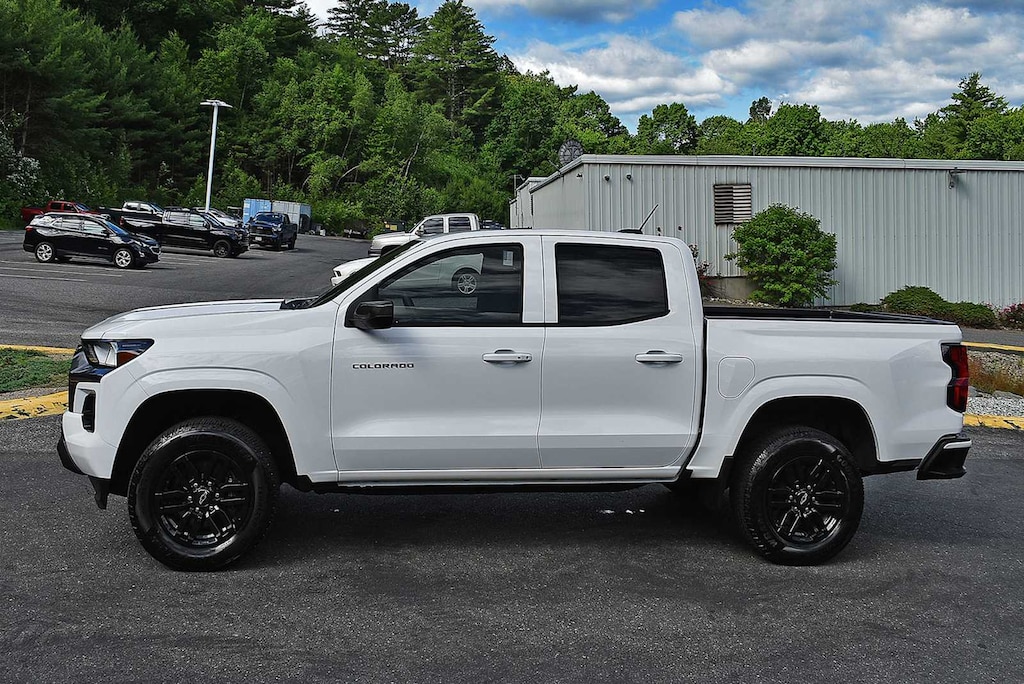 Used 2025 Chevrolet Colorado WT/LT Truck