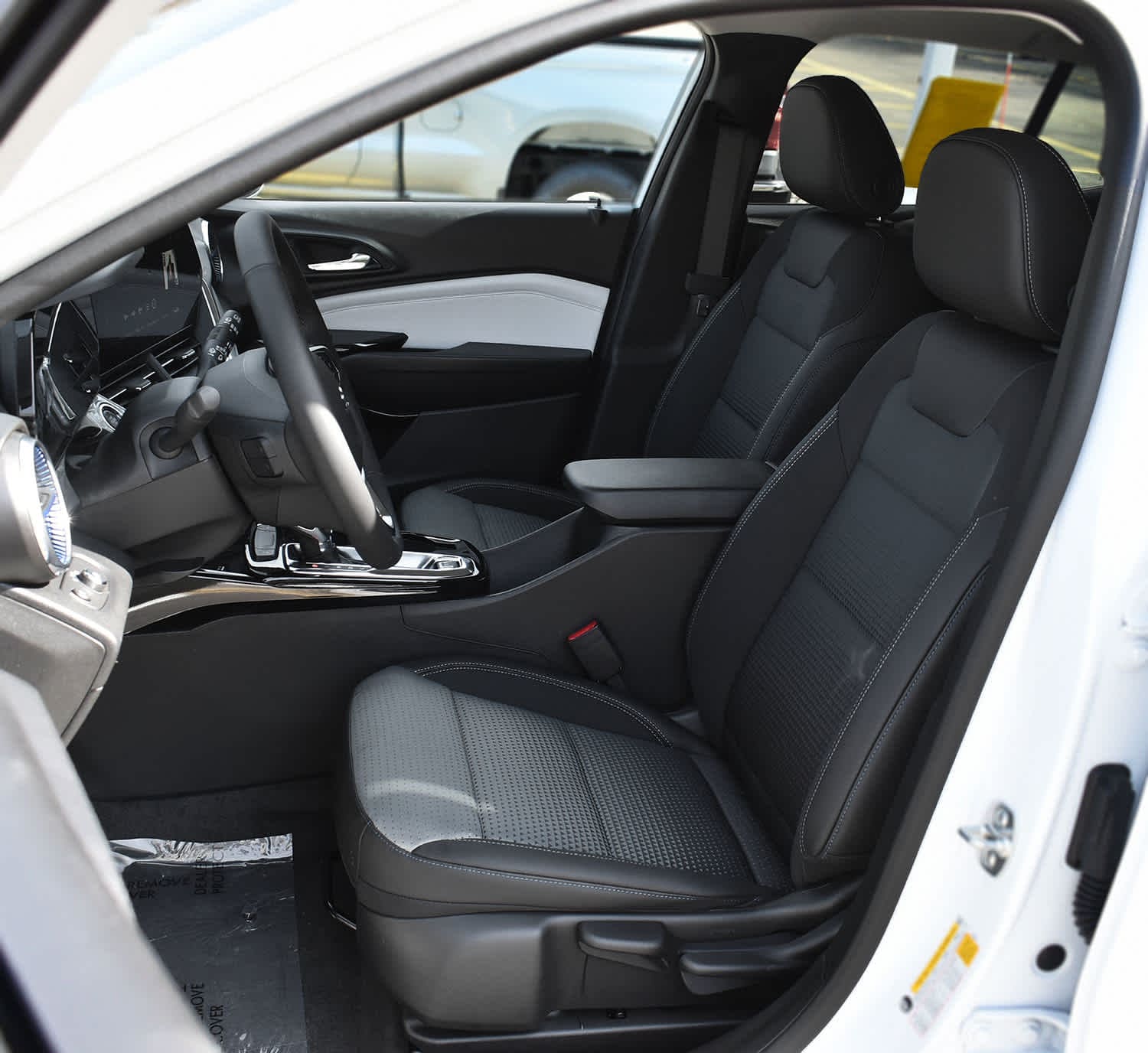 2026 Chevrolet Trax LT - Photo 9