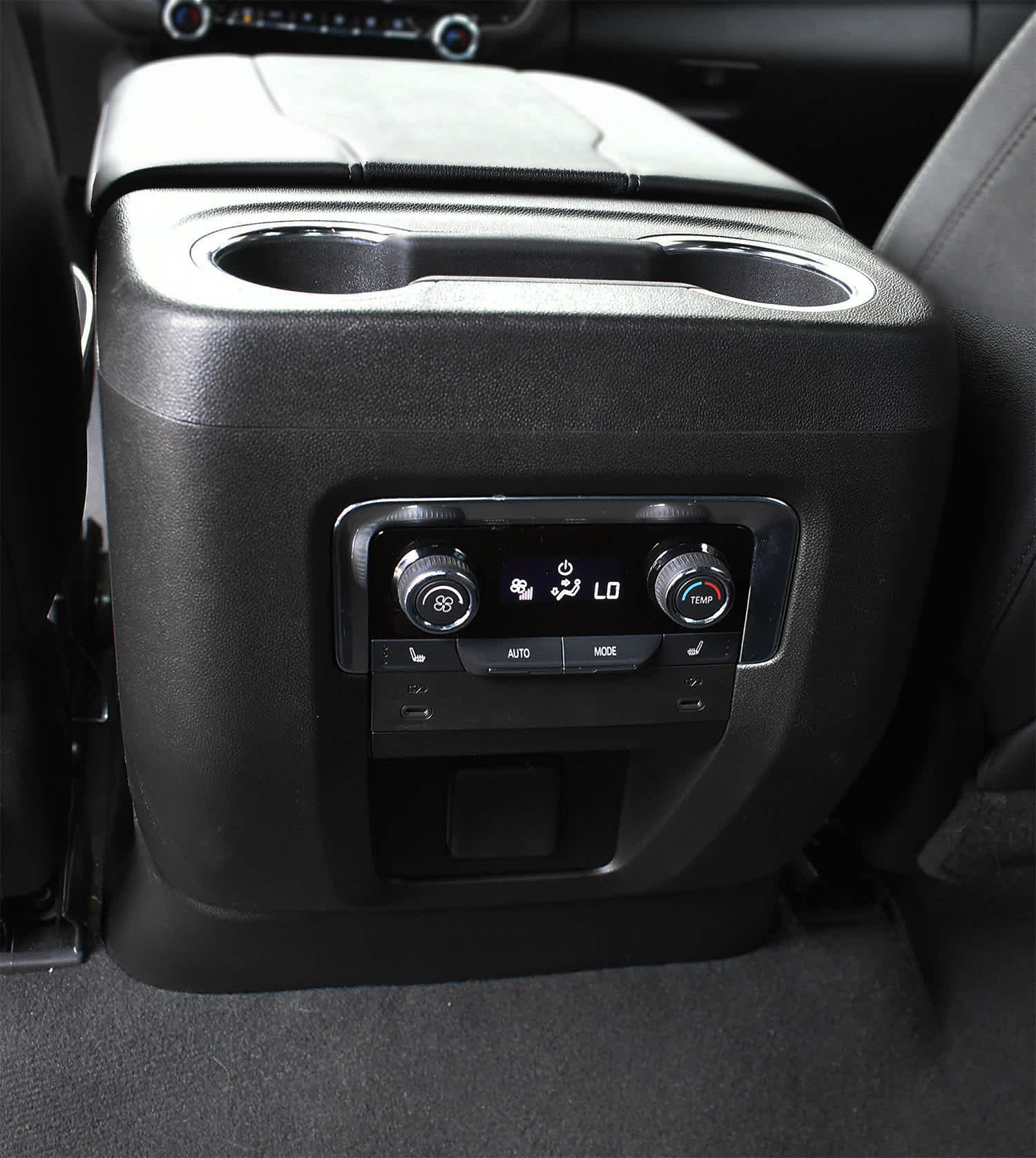 2025 Chevrolet Tahoe Premier - Photo 11