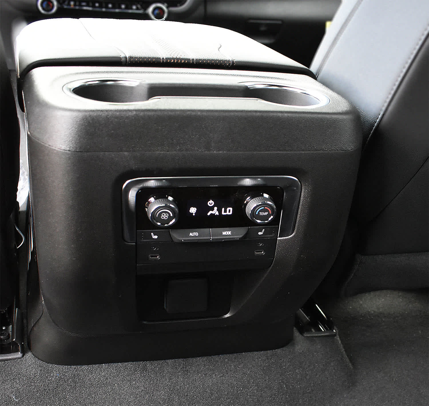 2026 Chevrolet Tahoe High Country - Photo 12
