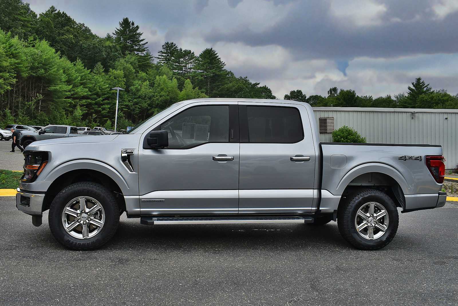 2024 Ford F-150 XLT photo 2