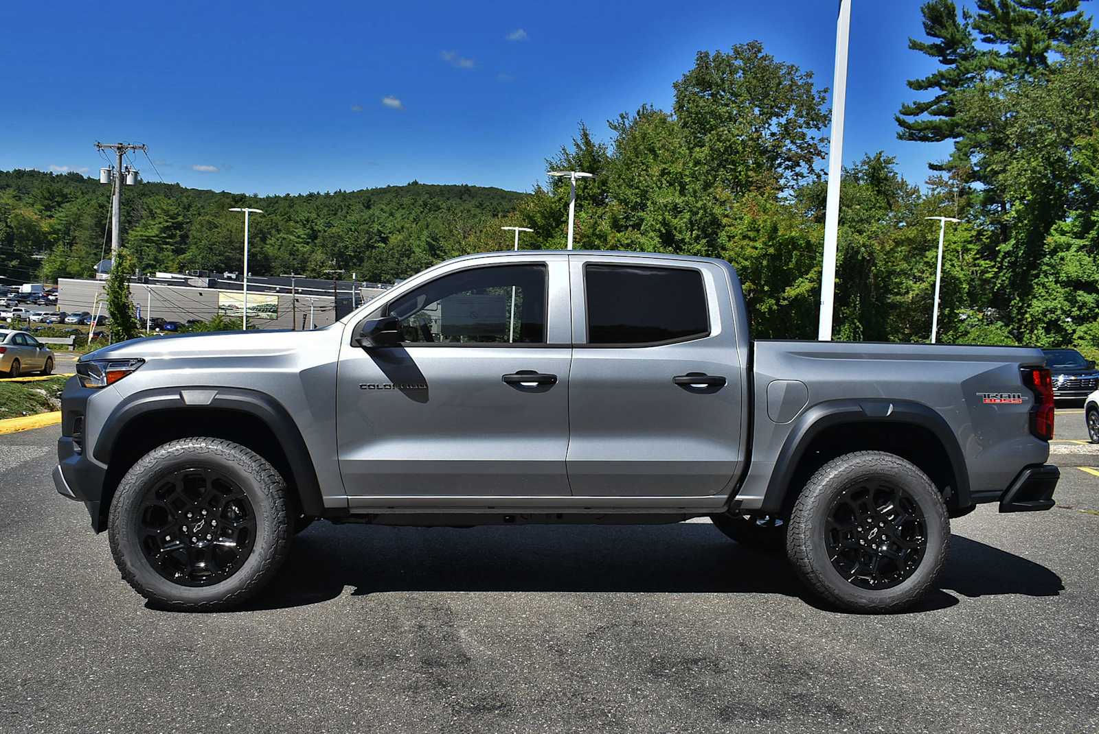 2026 Chevrolet Colorado Trail Boss photo 2
