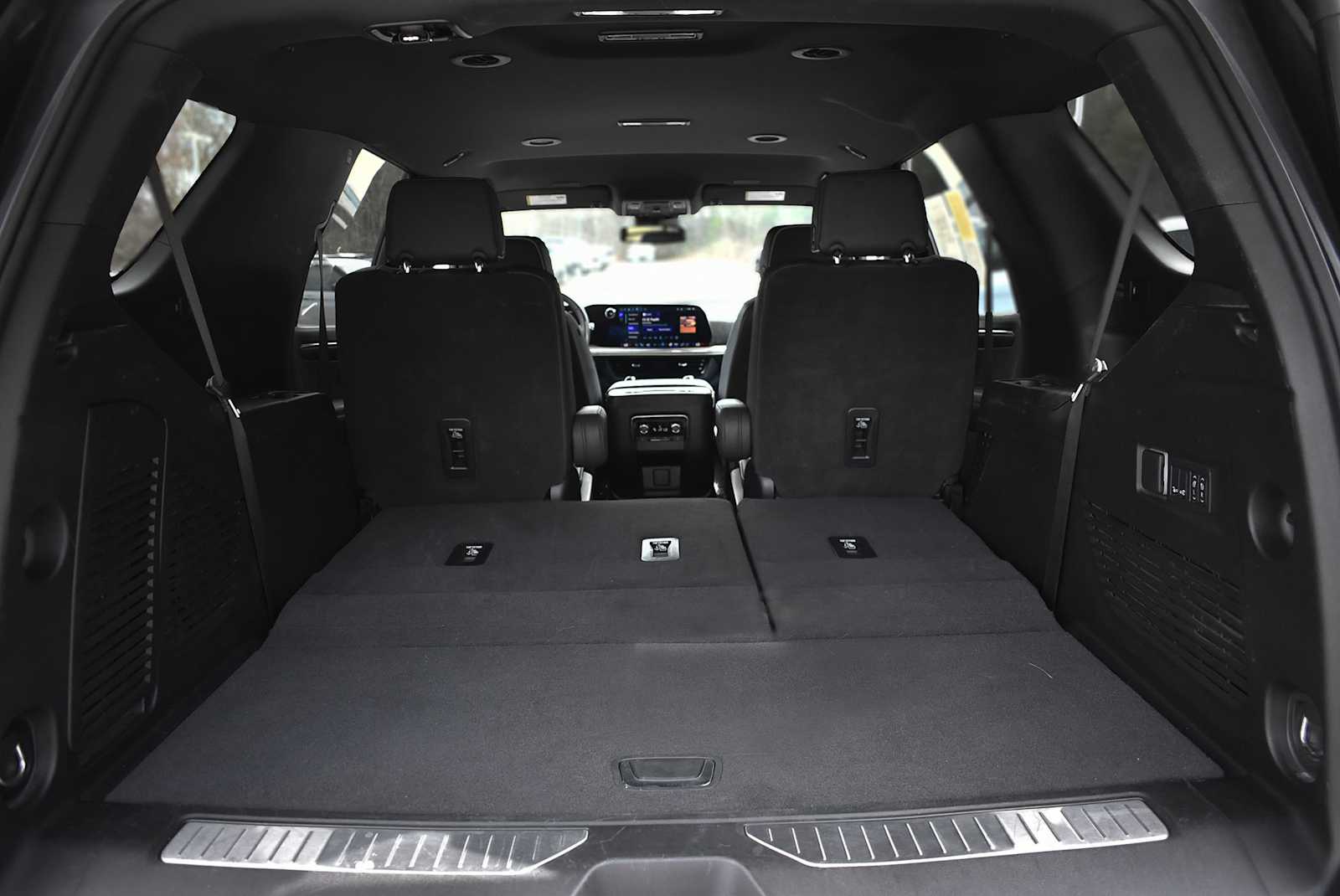 2025 Chevrolet Tahoe Premier - Photo 9