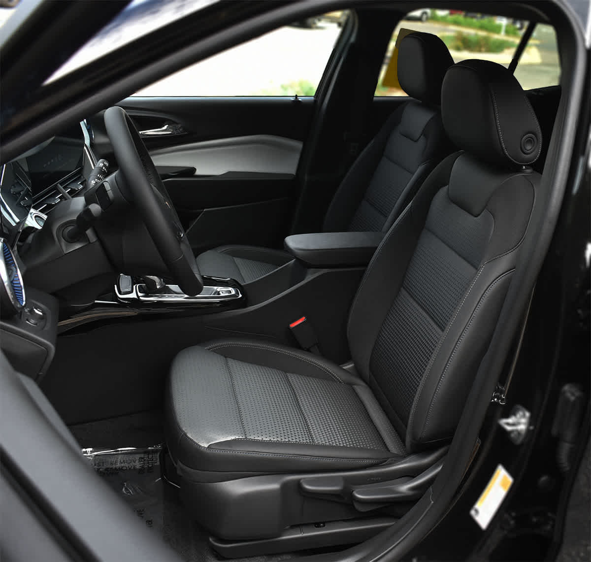 2026 Chevrolet Trax LT - Photo 9