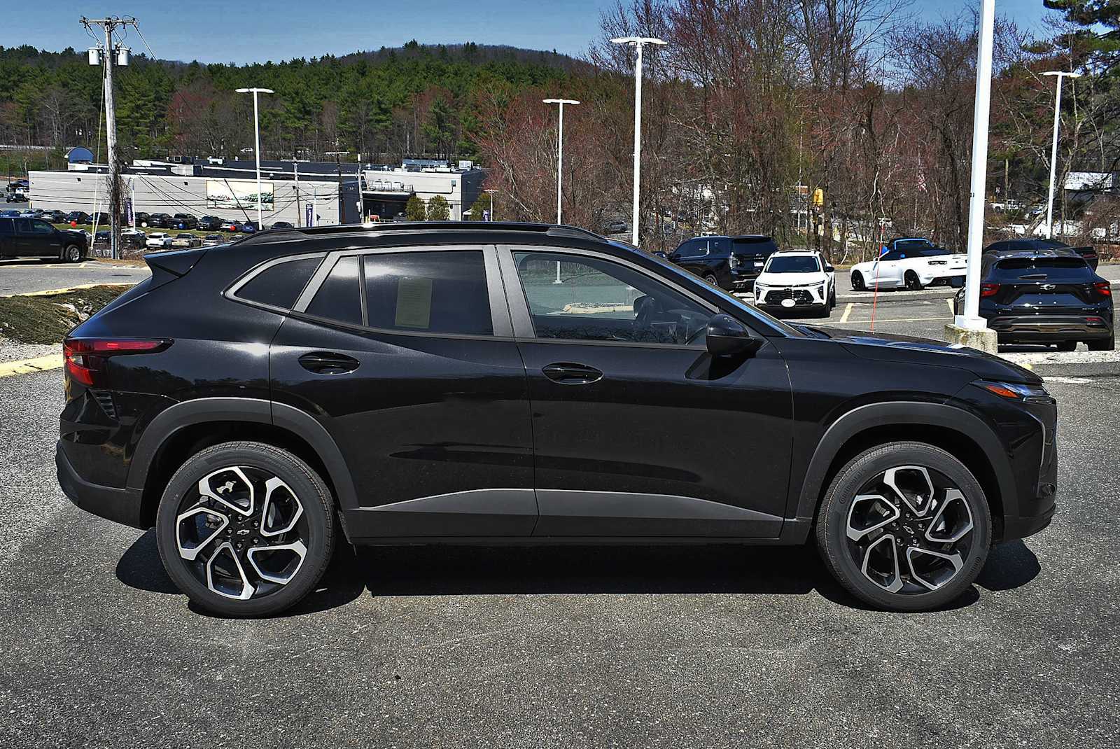 2026 Chevrolet Trax RS - Photo 6