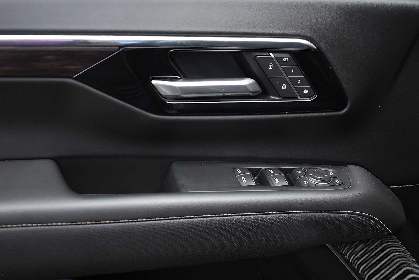 2025 Chevrolet Tahoe Premier - Photo 25