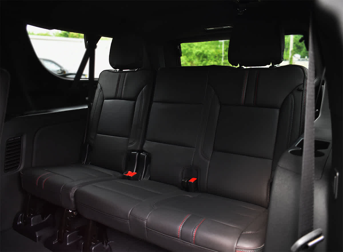 2026 Chevrolet Suburban RST - Photo 13