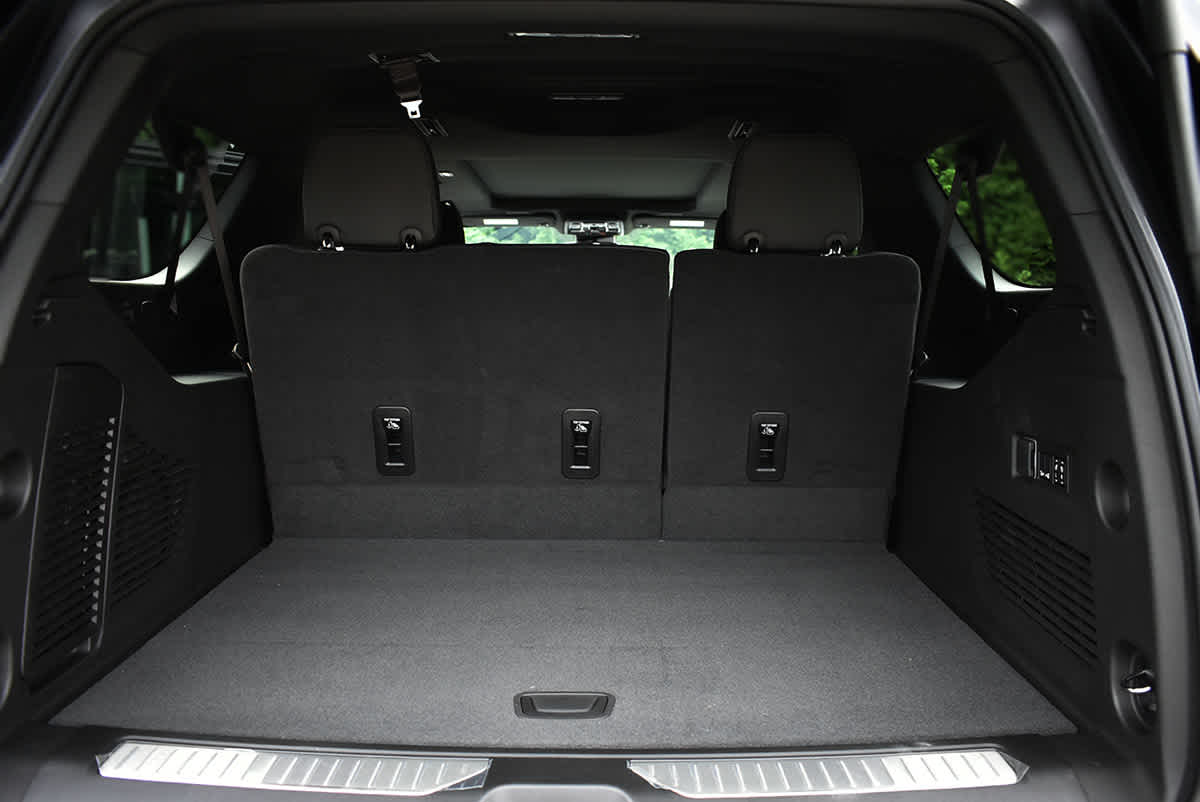 2026 Chevrolet Suburban RST - Photo 8