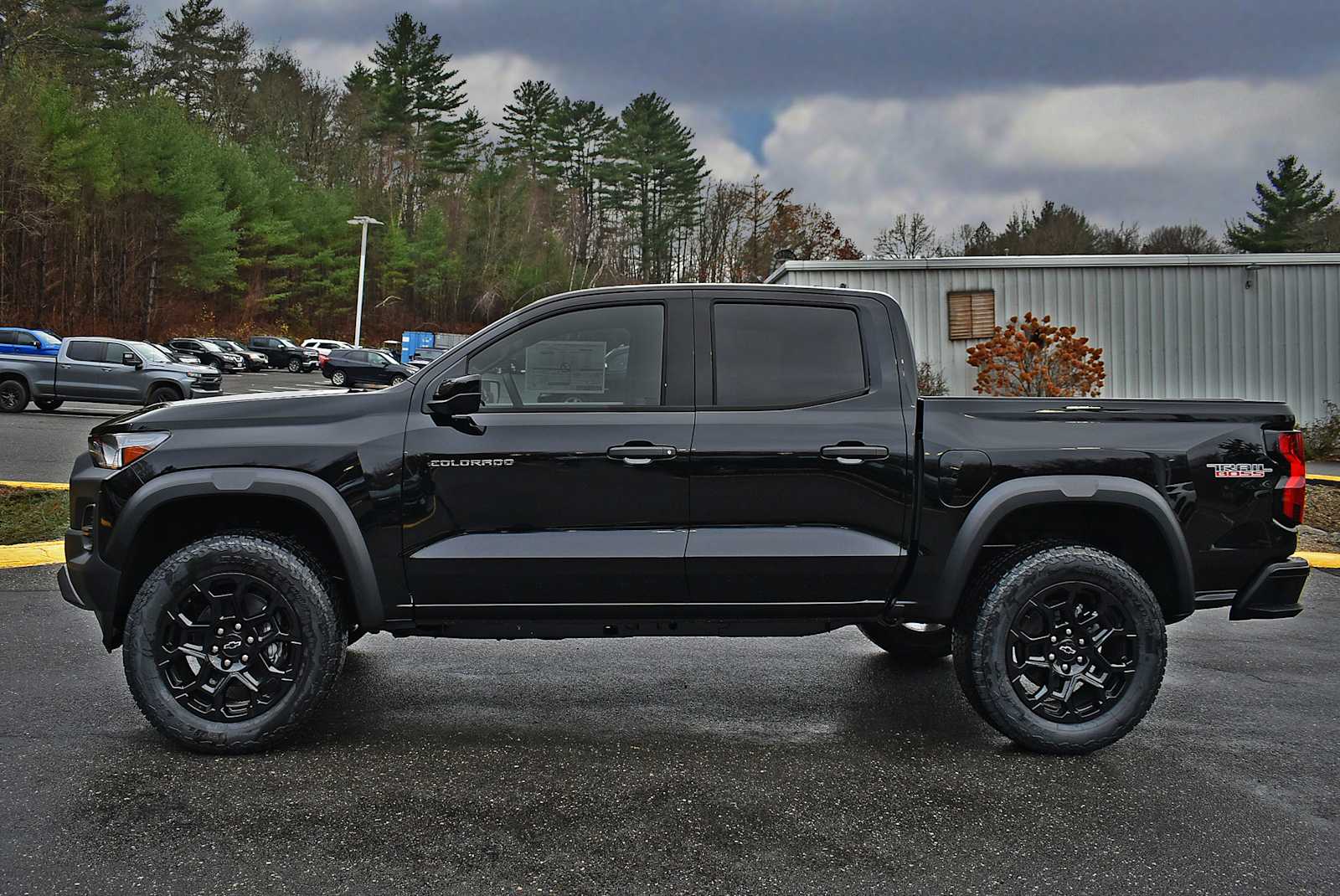 2026 Chevrolet Colorado Trail Boss photo 2