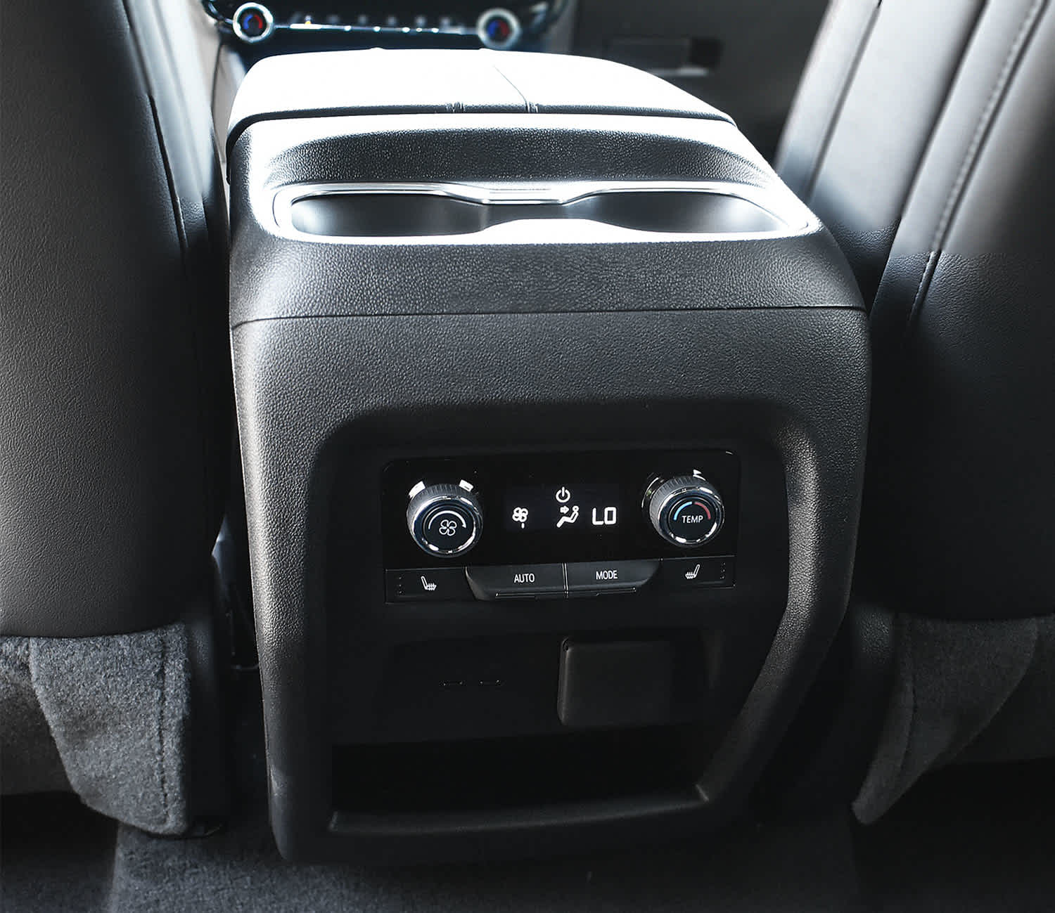 2026 Chevrolet Traverse Z71 - Photo 11