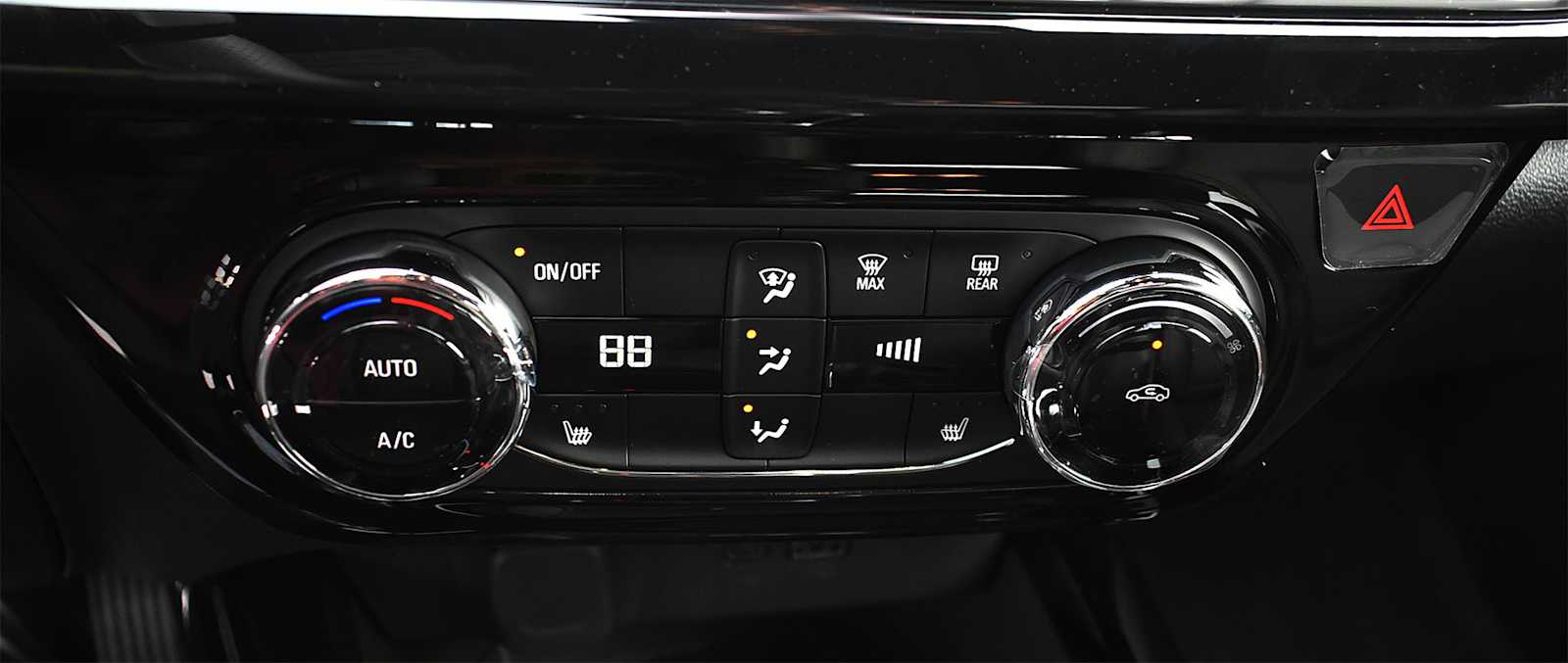 2026 Chevrolet Trax LT - Photo 19