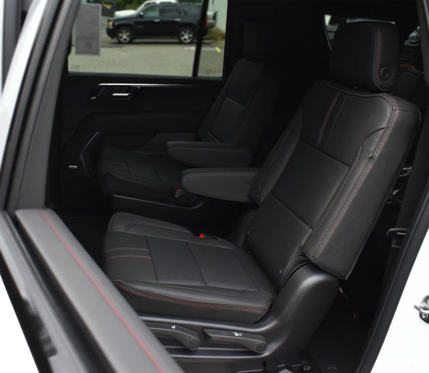 2026 Chevrolet Suburban RST - Photo 12