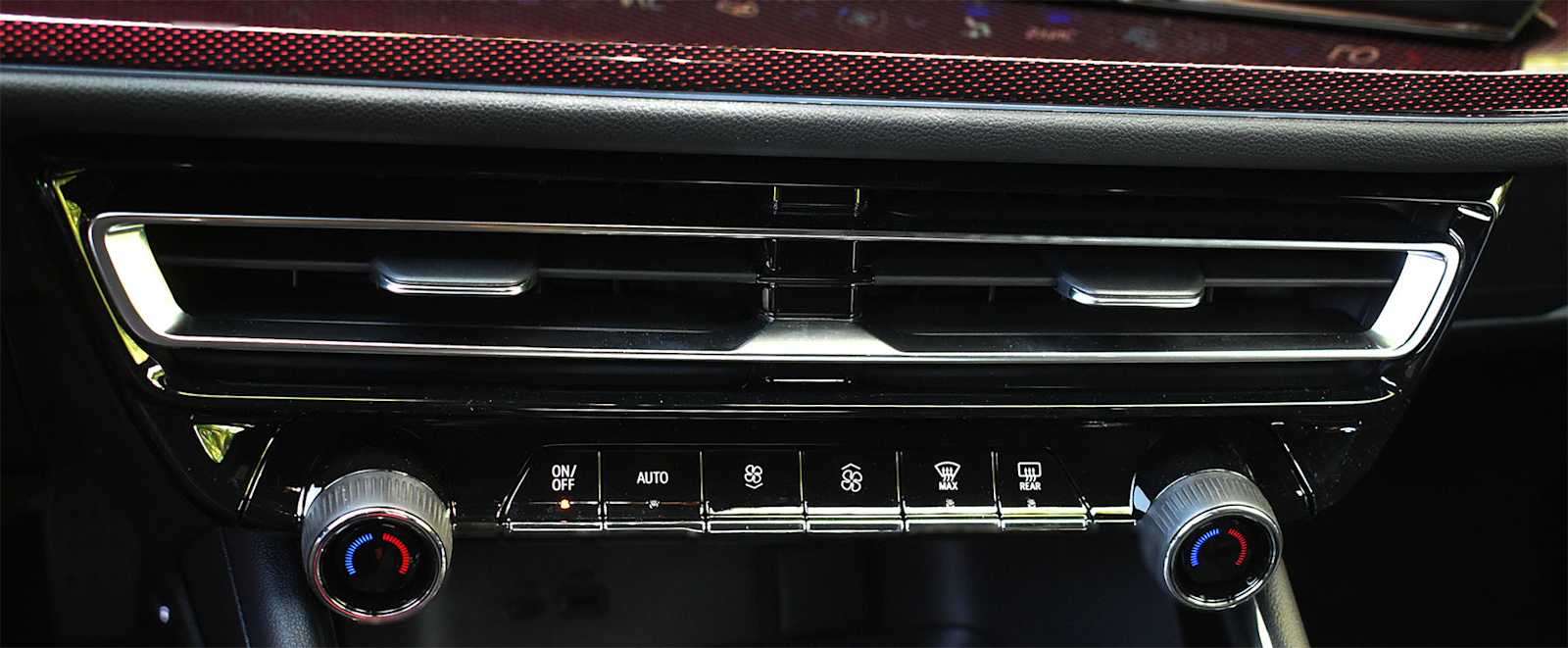 2026 Chevrolet Traverse Z71 - Photo 21