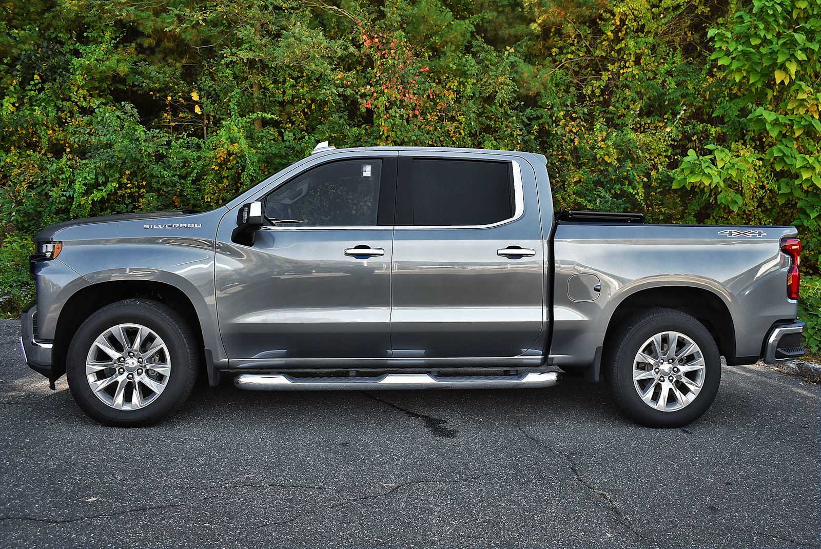 2019 Chevrolet Silverado 1500 LTZ photo 2