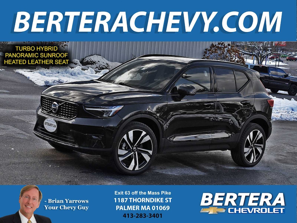 Used 2025 Volvo XC40 Plus Dark Theme