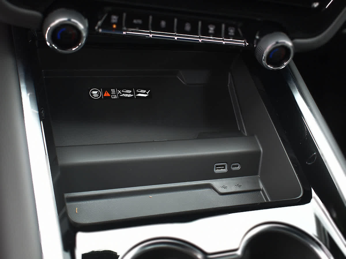 2026 Chevrolet Suburban RST - Photo 22
