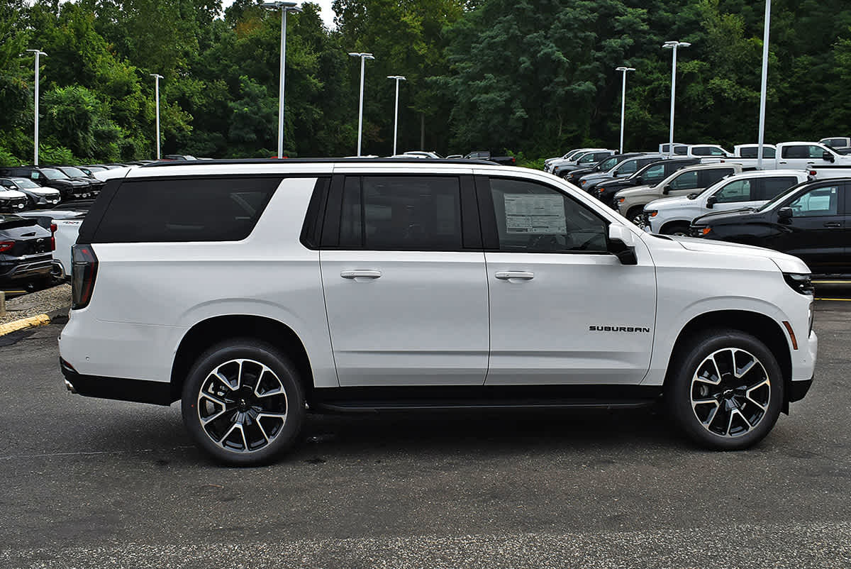 2026 Chevrolet Suburban RST - Photo 6