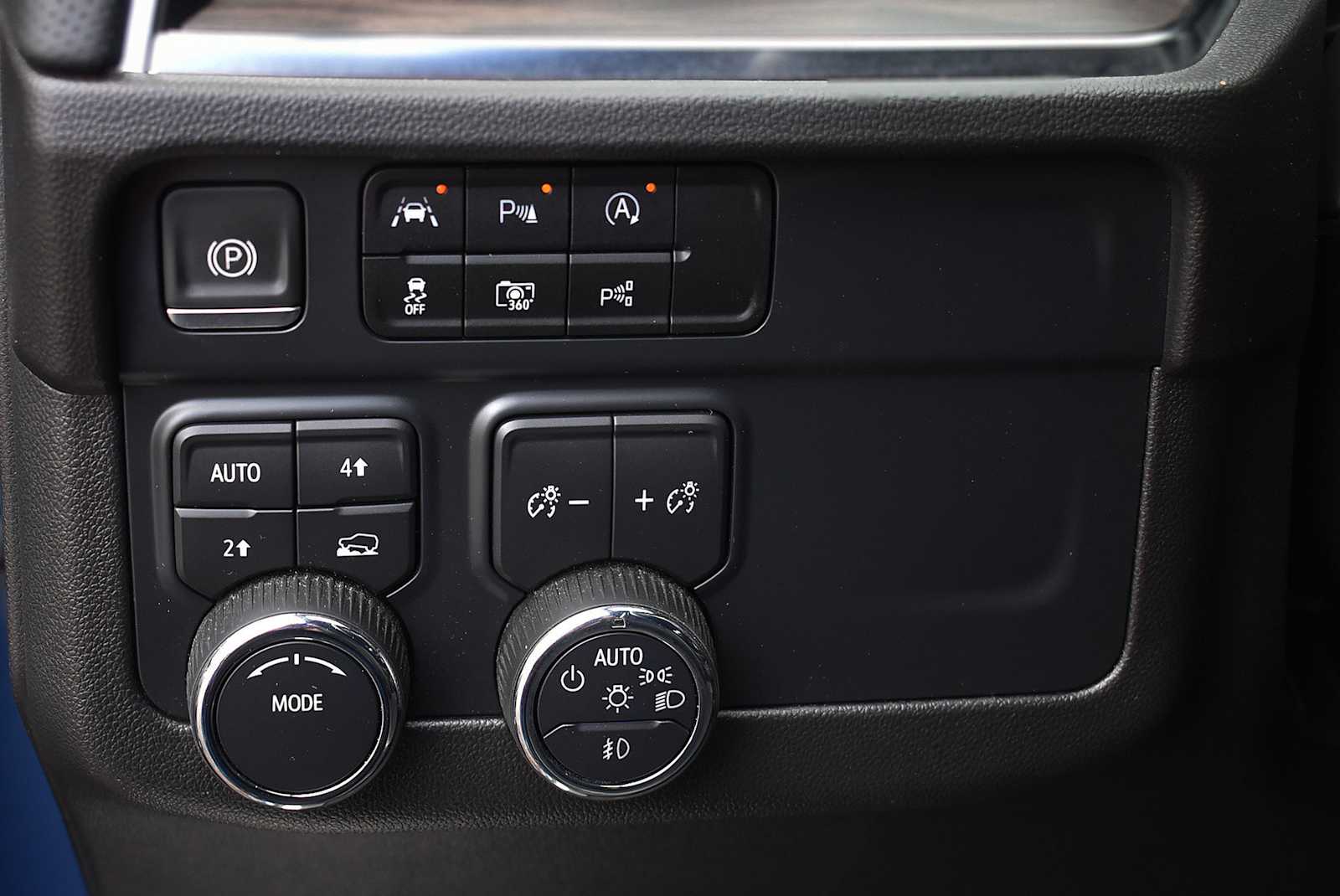 2025 Chevrolet Tahoe Premier - Photo 23
