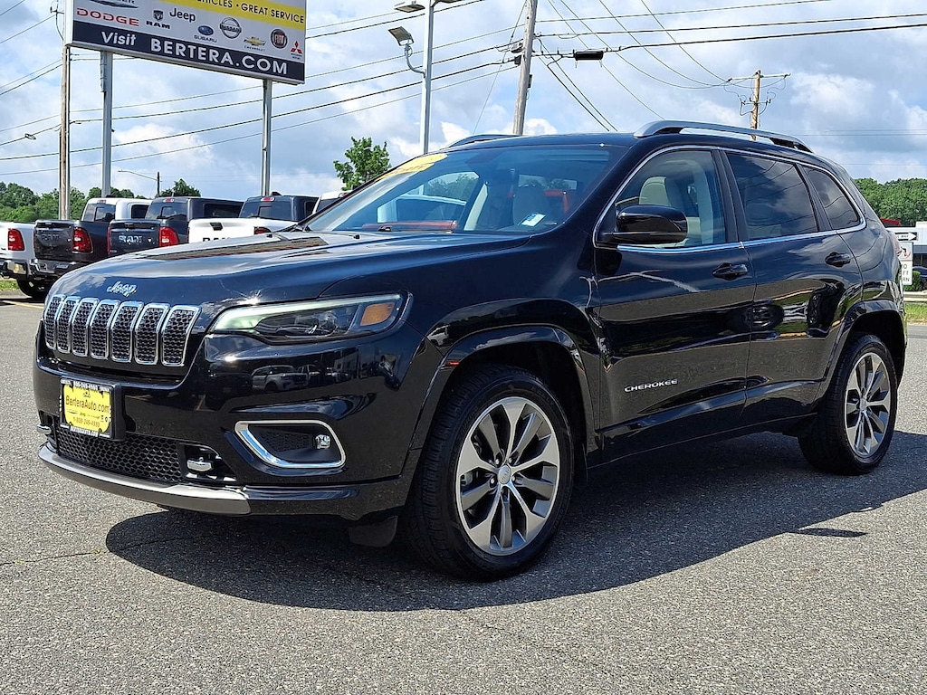 Used 2019 Jeep Cherokee Overland SUV