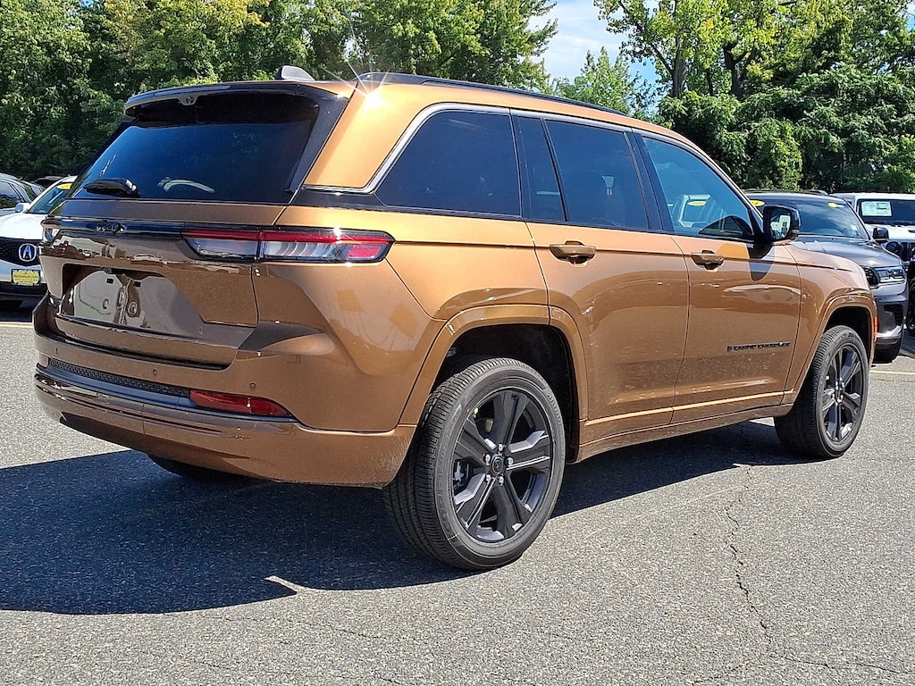 New 2027 Jeep Grand Cherokee 2 Row LIMITED 4X4 Sport Utility