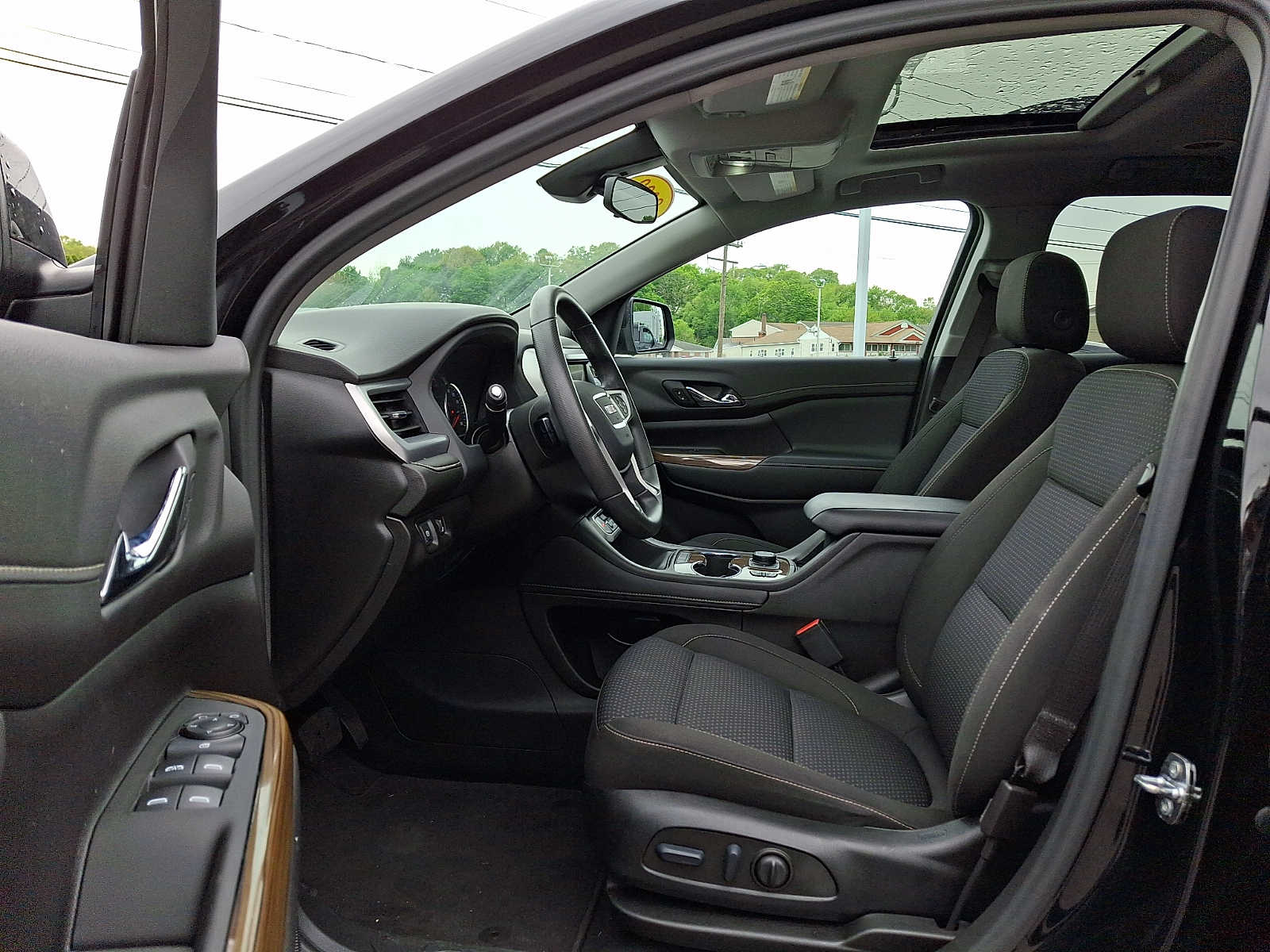 2023 GMC Acadia SLE - Photo 16