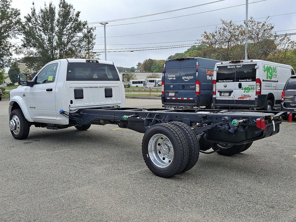 New 2026 Ram 5500 Chassis Cab 5500 BIG HORN CHASSIS REGULAR CAB 4X4 120' CA Pickup