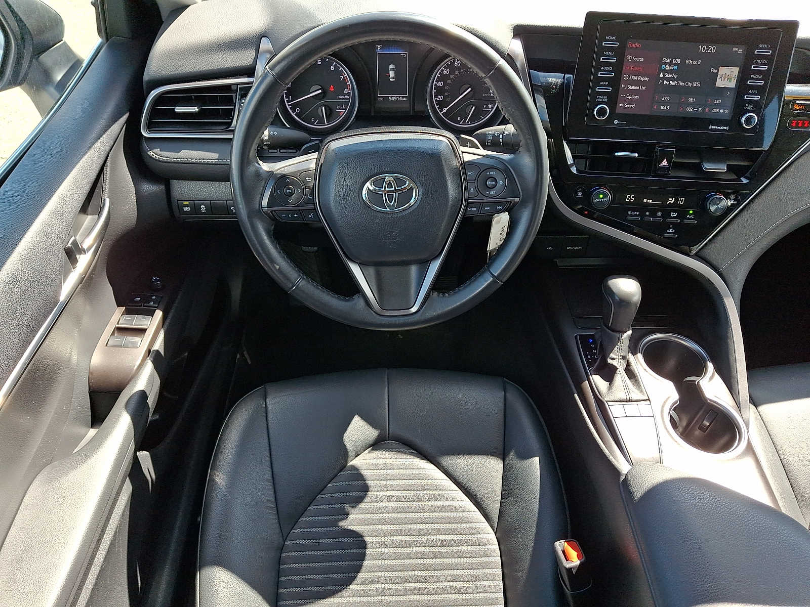 2024 Toyota Camry SE - Photo 11
