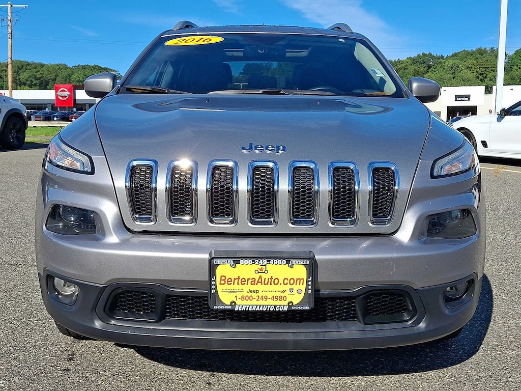 Certified 2016 Jeep Cherokee Latitude SUV