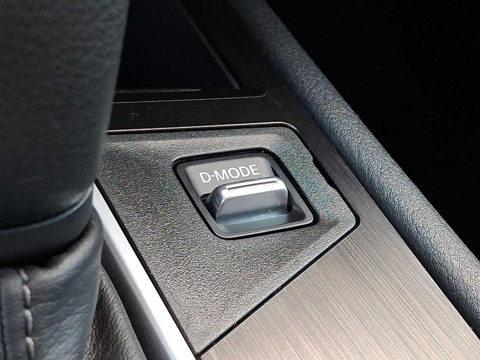 2025 Nissan Kicks S AWD - Photo 23