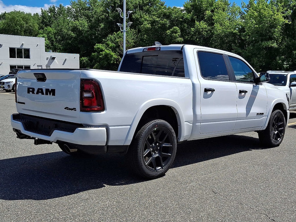 New 2026 Ram 1500 LARAMIE CREW CAB 4X4 5'7 BOX Pickup