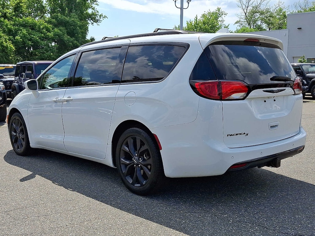 Used 2020 Chrysler Pacifica Touring L Van