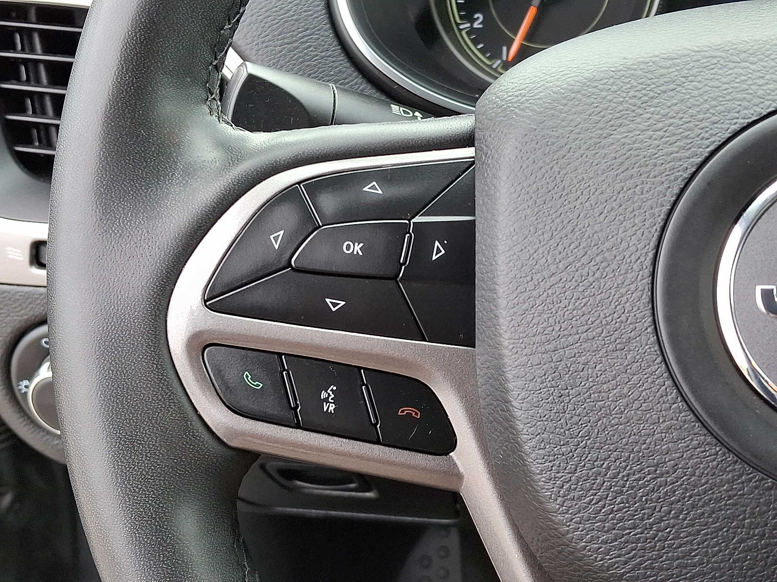 2022 Jeep Cherokee Latitude Lux - Photo 23