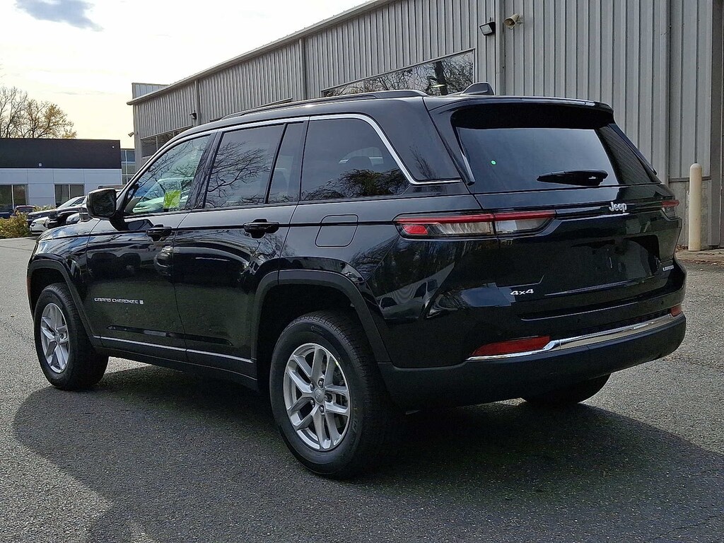 New 2025 Jeep Grand Cherokee LAREDO X 4X4 Sport Utility