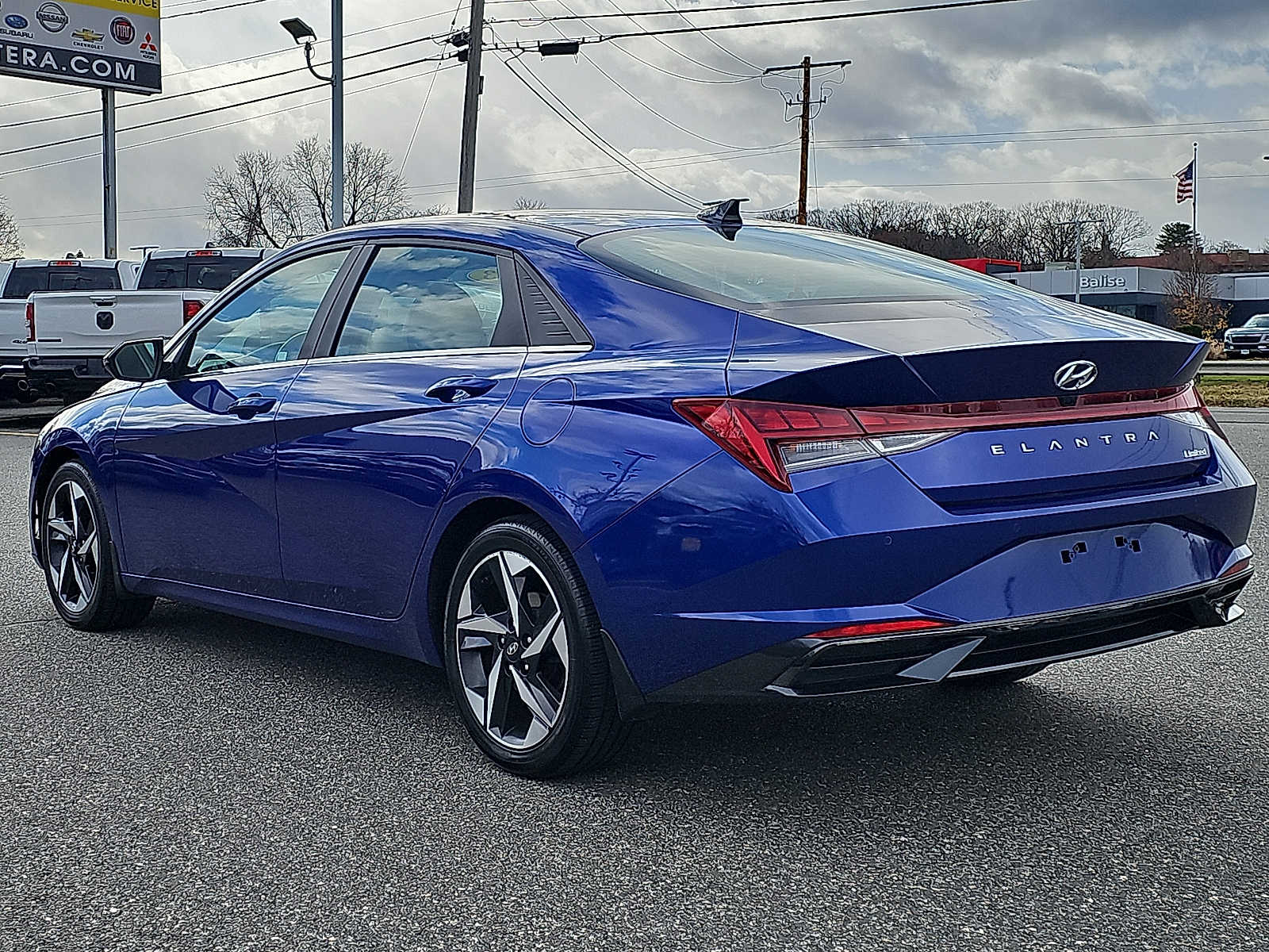 2023 Hyundai Elantra Limited photo 4