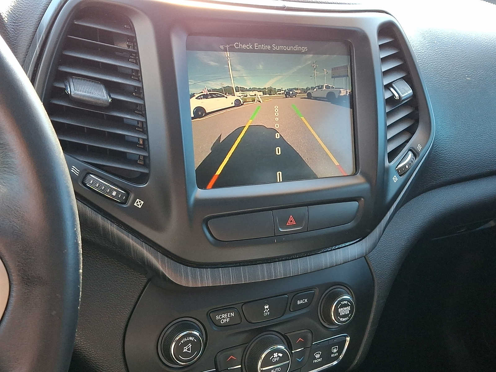 2016 Jeep Cherokee Latitude - Photo 19