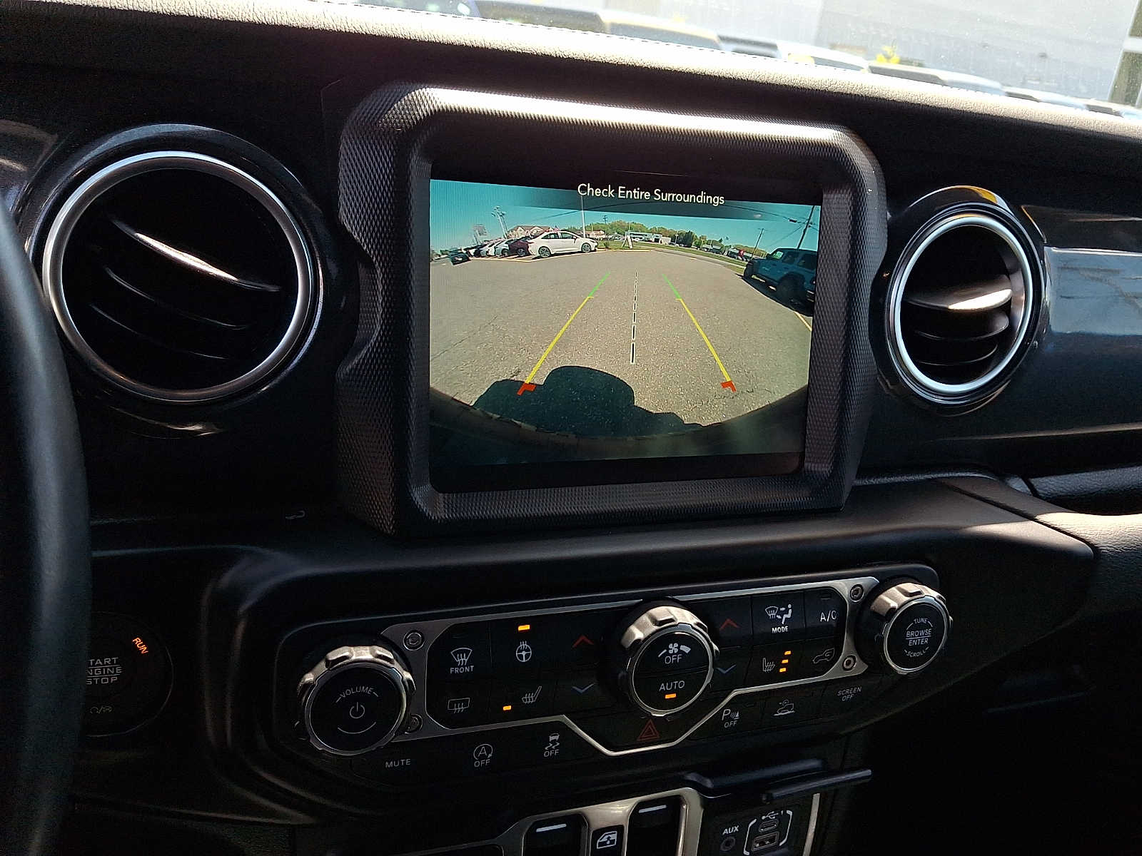 2022 Jeep Wrangler Unlimited Sahara Altitude - Photo 19