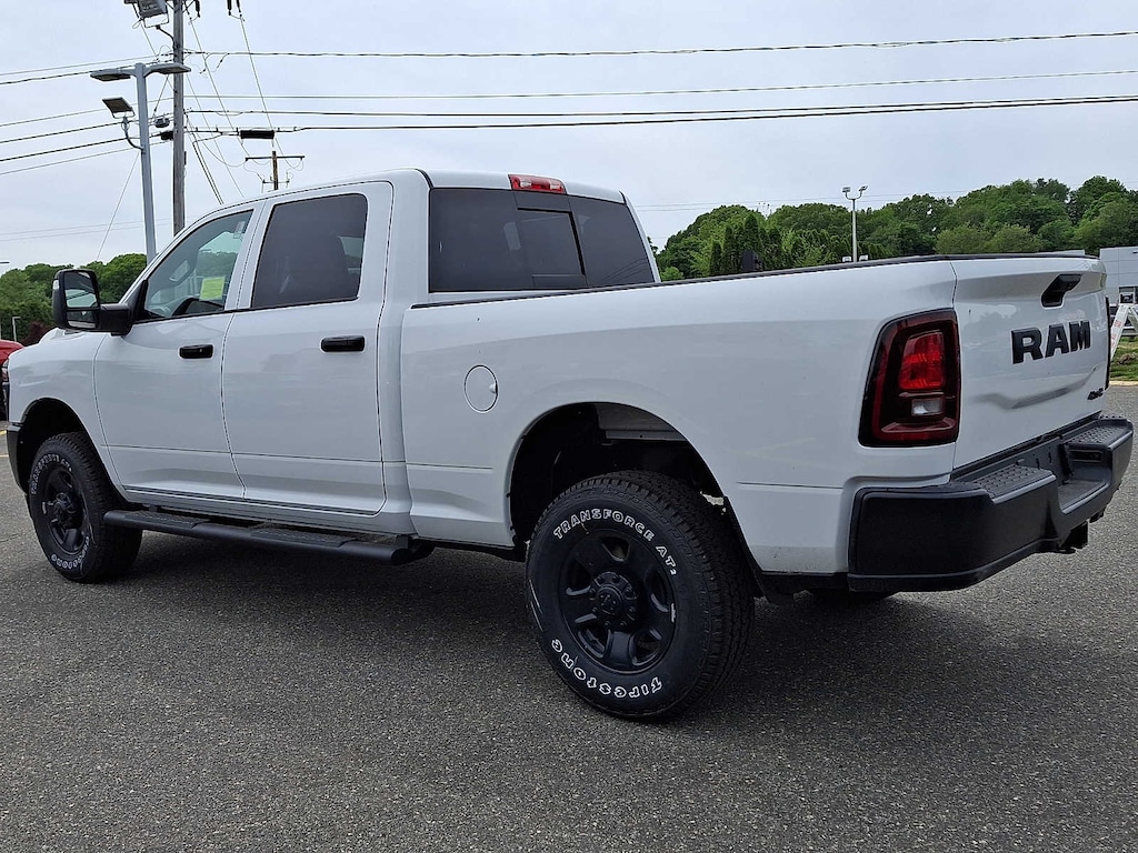 New 2026 Ram 3500 TRADESMAN CREW CAB 4X4 6'4 BOX Pickup
