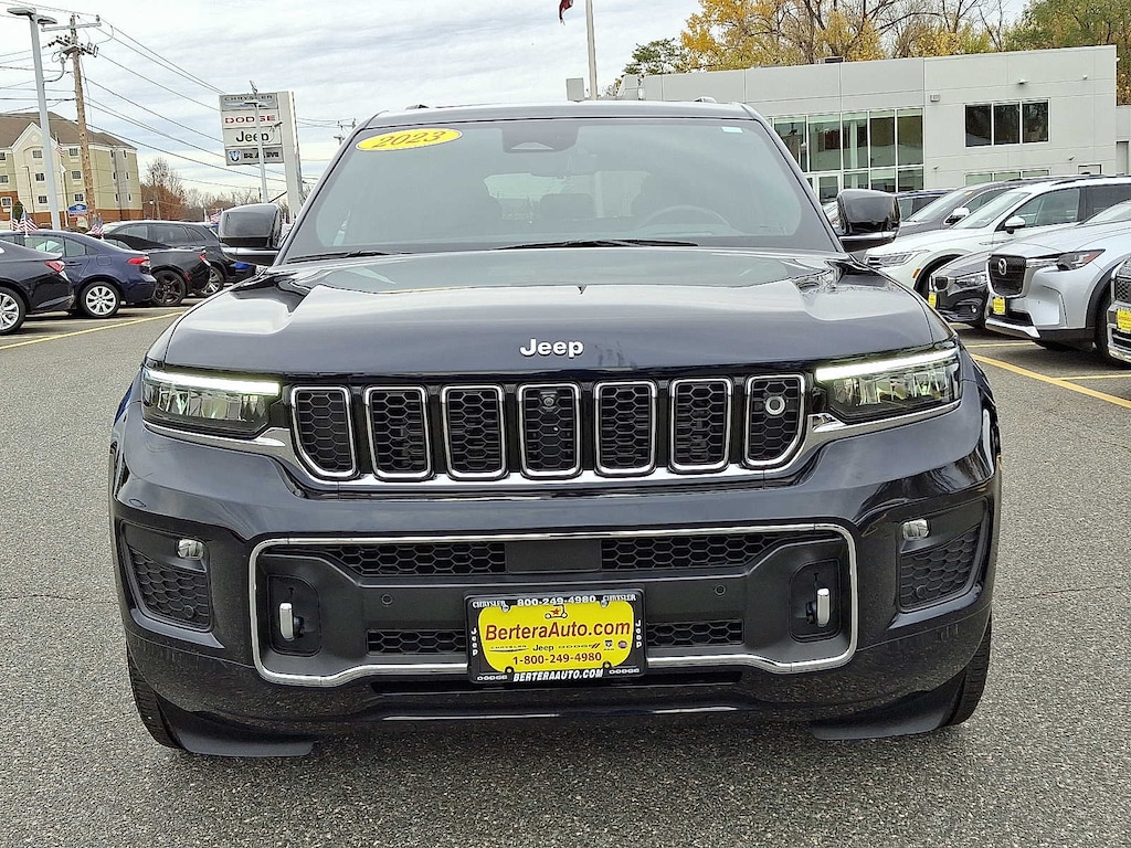 Used 2023 Jeep Grand Cherokee Overland SUV
