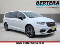 2026 Chrysler Pacifica SELECT AWD Passenger Van