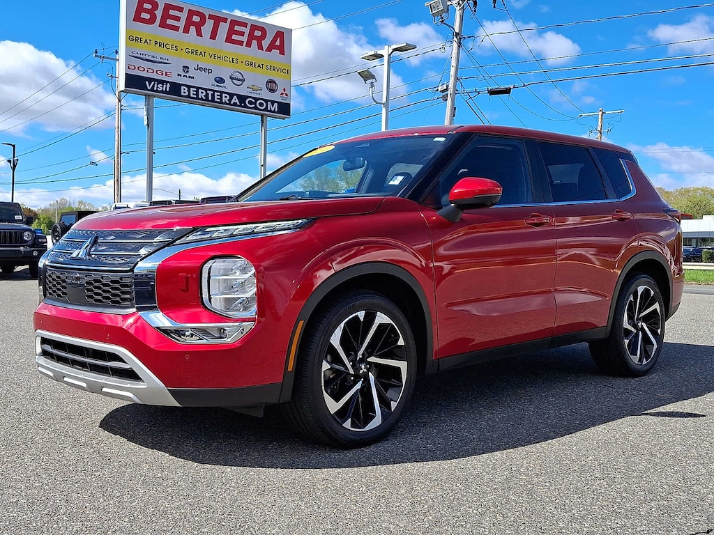 Used 2024 Mitsubishi Outlander SE SUV