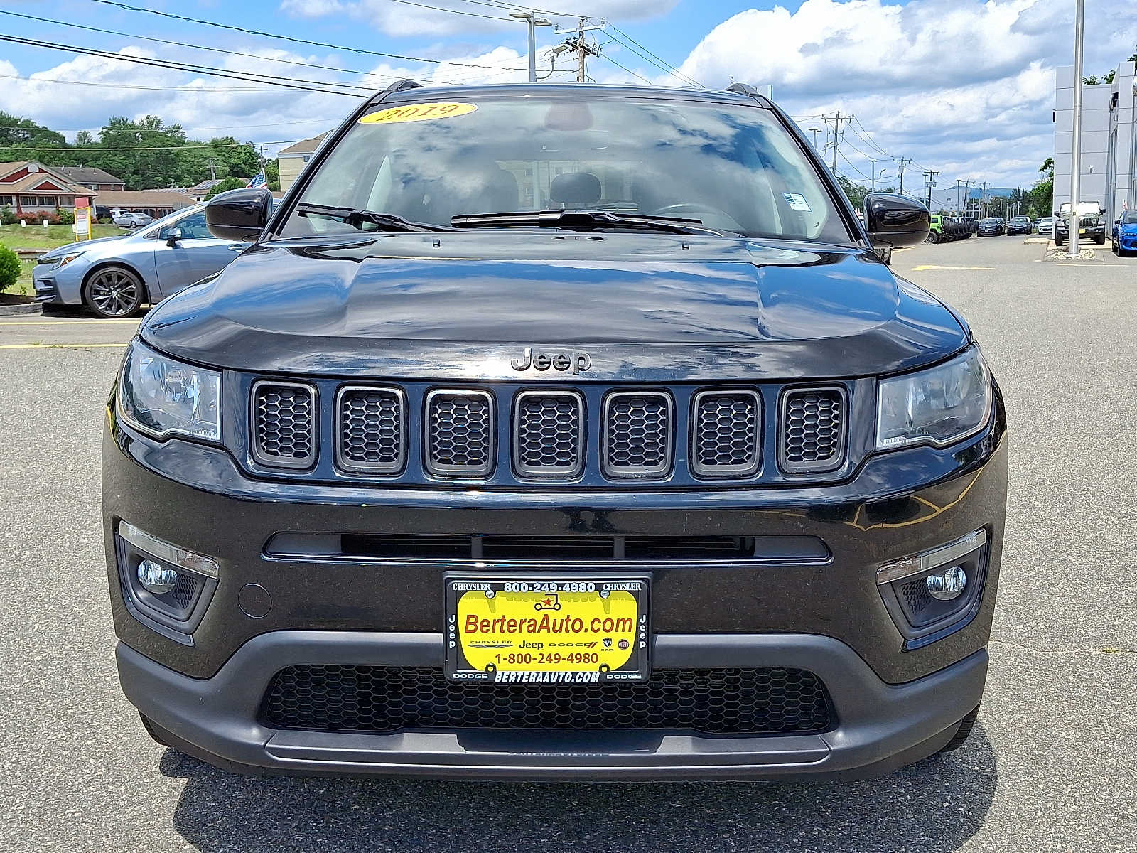 2019 Jeep Compass Latitude photo 2