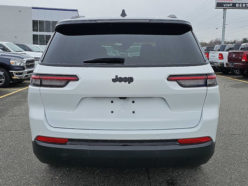 Used 2023 Jeep Grand Cherokee L Altitude SUV