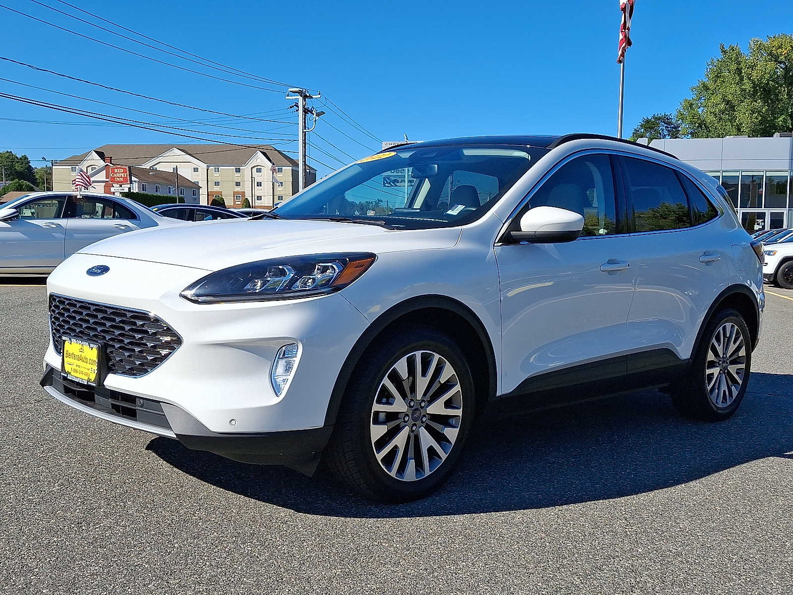 2022 Ford Escape Titanium photo 2