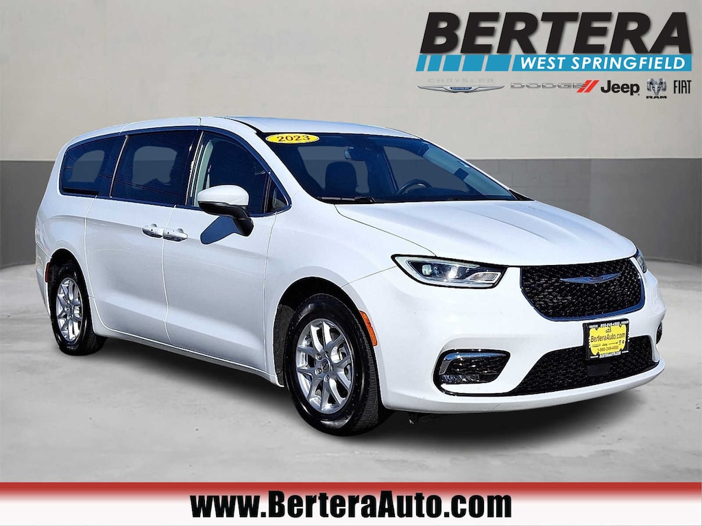 Used 2023 Chrysler Pacifica Touring L Van