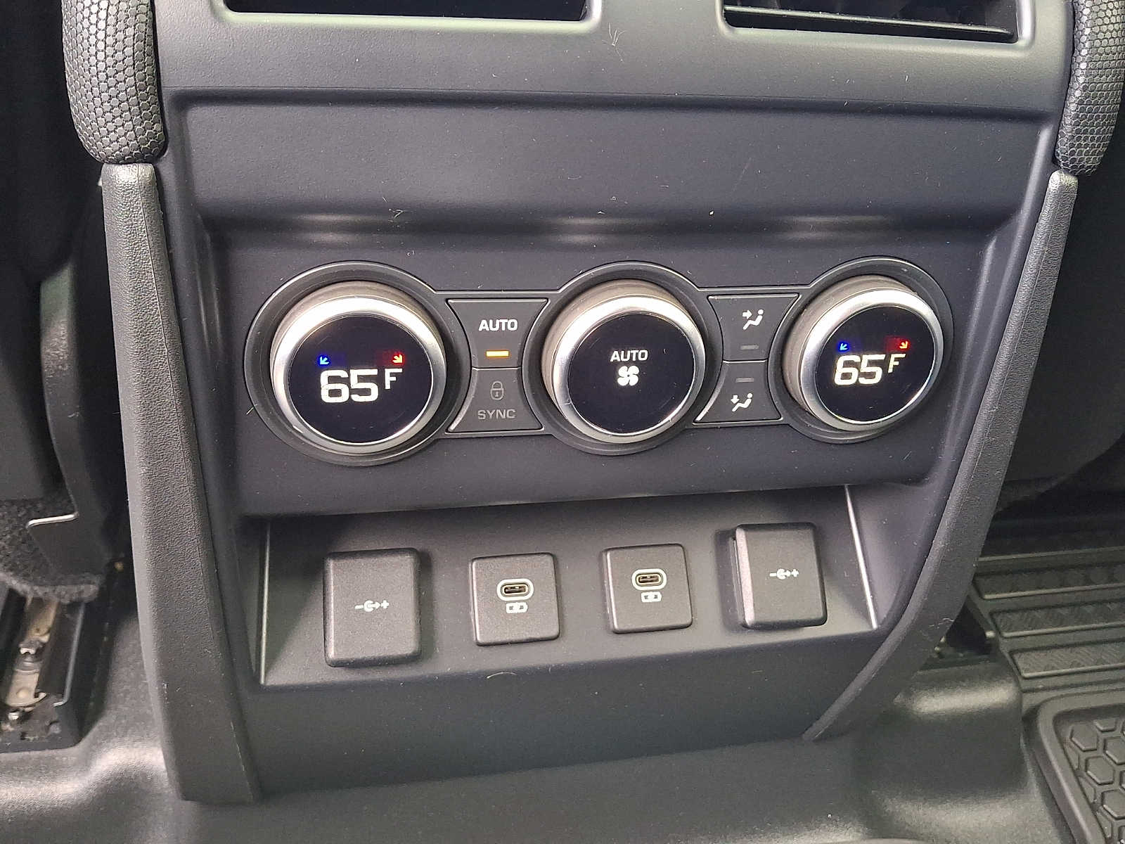 2022 Land Rover Defender X-Dynamic SE - Photo 12