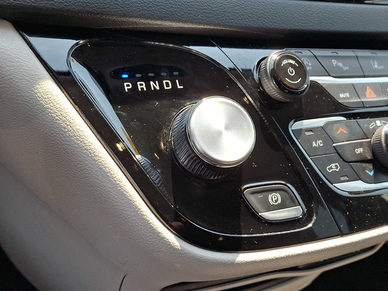 2024 Chrysler Pacifica Touring L - Photo 18