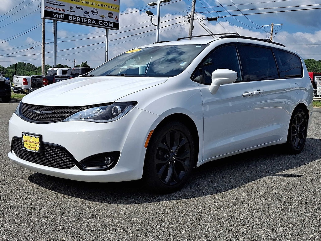 Used 2020 Chrysler Pacifica Touring L Van