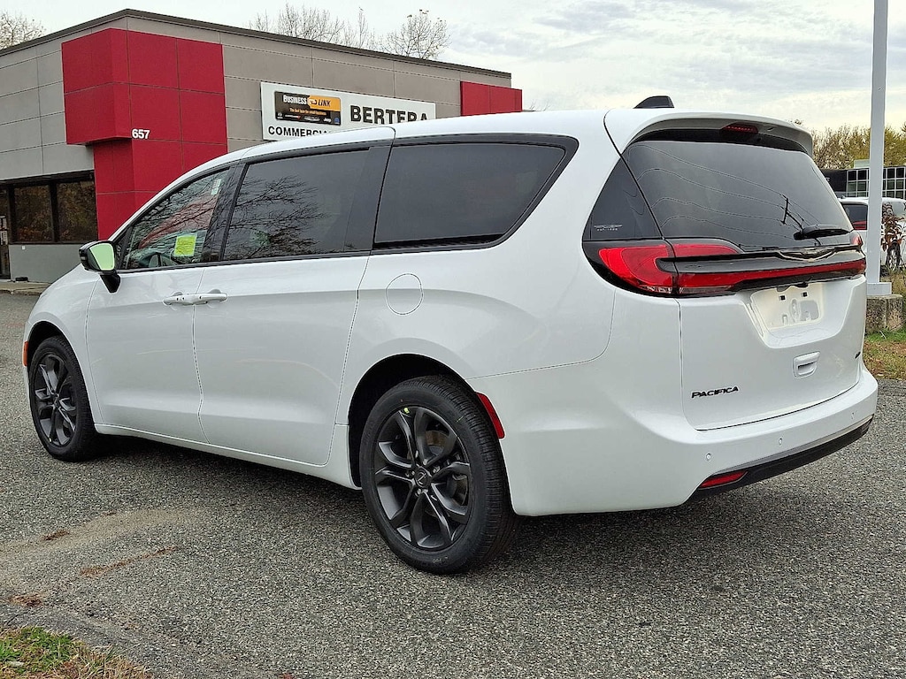 New 2026 Chrysler Pacifica SELECT AWD Passenger Van
